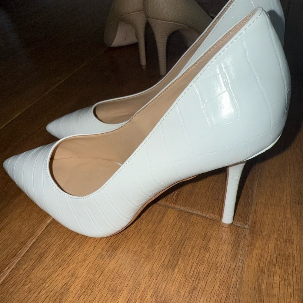 Jennifer Lopez White Heels